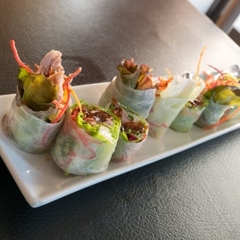 altThai - Spicy Duck Roll: B+ - Thai Near Me - Arlington Heights, Illinois