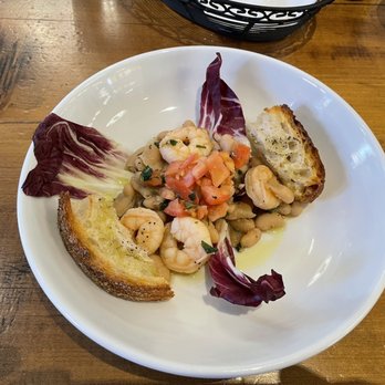 Zero Otto Nove -  Tuckahoe - Sautéed shrimp with cannelinna beans, diced tomatoes, balsamic vinaigrette and crostini - Italian Near Me - Tuckahoe, New York