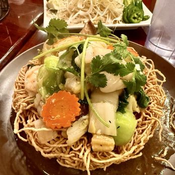 Pho 7 - Crispy seafood noodles (mi xao don) - Vietnamese Near Me - Vienna, Virginia