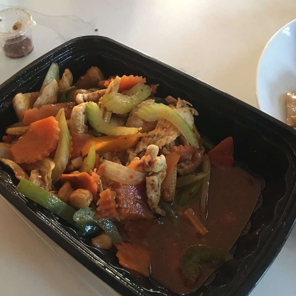 Surin Thai Eatery - Cashew chicken / half full - Thai Near Me - Simi Valley, California