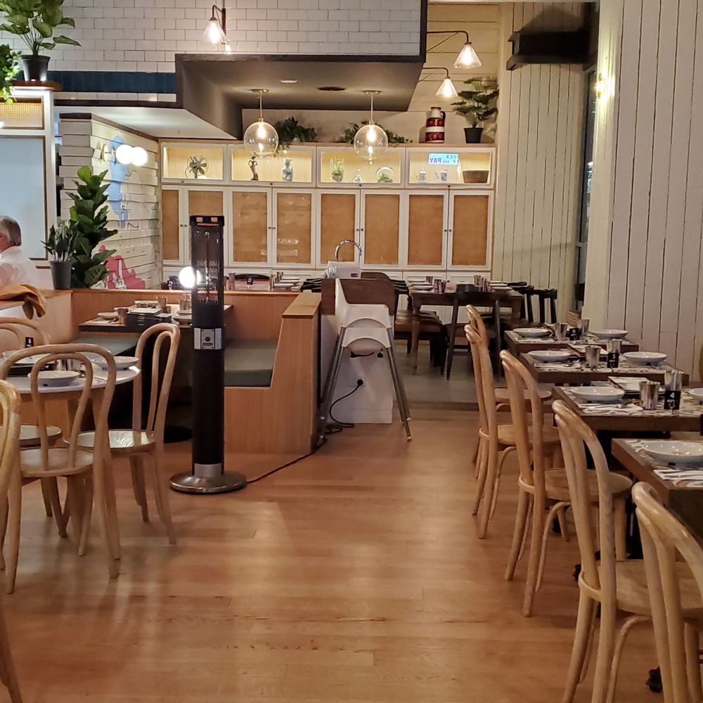 Kinn Thai Restaurant - Indoors - Thai Near Me - Canberra, ACT Kinn Thai Restaurant - Indoors - Thai Near Me - Canberra, ACT