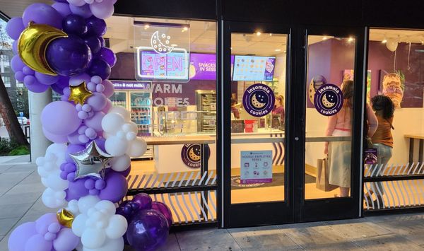 Insomnia Cookies by null
