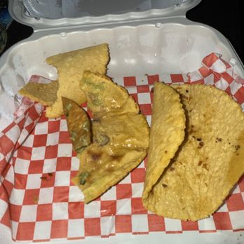 Taco District - Meat portion wasn't fair I had to put the portion of a taco into another taco to really make a good portion - Mexican Near Me - Bakersfield, California