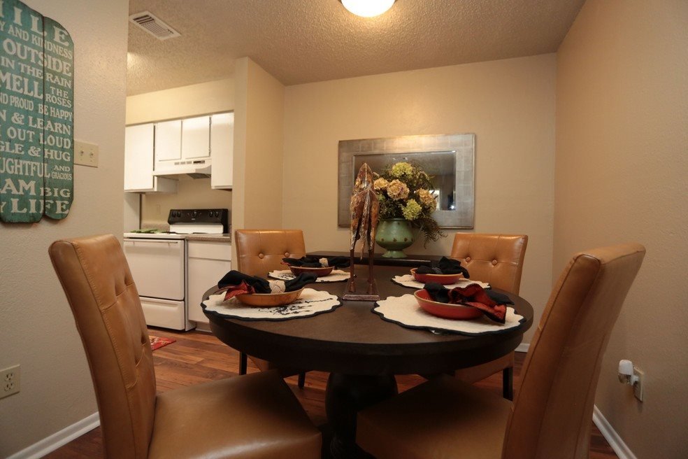 CRESCENTWOOD APARTMENTS 20 Photos 100 Lakeview Dr, Clute, Texas