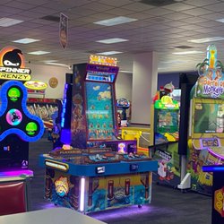 Chuck E. Cheese - More arcade games