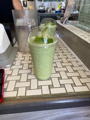 Reggie's Deli & Cafe by null