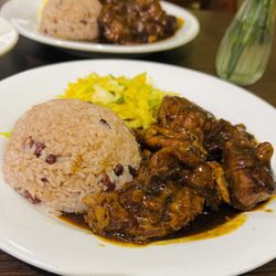 Tropical Diner - Brown Stew Chicken (Large) with Rice and Peas and Steamed Vegetables