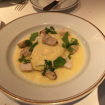 Le Coucou - Quenelle de brochet aux coquillages - French Near Me - New York, New York
