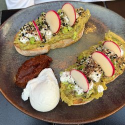 Longroom - Avocado toast with poached egg