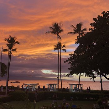 Monkeypod Kitchen - Amazing sunset! - New American Near Me - Lahaina, Hawaii