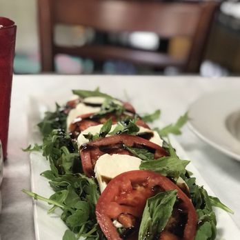 Donna Sarah - The cáprese salad is actually a salad loaded with arugula to enjoy!! - Pizza Near Me - Cooper City, Florida Donna Sarah - The cáprese salad is actually a salad loaded with arugula to enjoy!! - Pizza Near Me - Cooper City, Florida