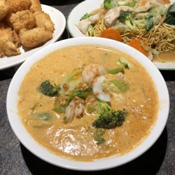 Pho No 1 Restaurant - Coconut Tom yum soup with shrimp and chicken