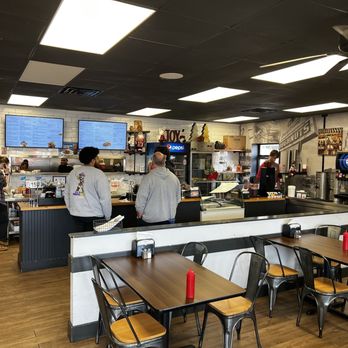 Bobo's Deli And Grill - Seating and counter - American Near Me - Winston Salem, North Carolina