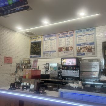 Plomo Quesadilla Bar - Mexican Near Me - Dallas, Texas