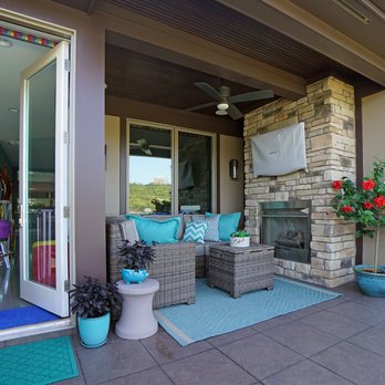 Manhattan Harbour - Balcony with fireplace. Courtesy Robinson Sotheby's International Realty. - Marinas Near Me - Dayton, Kentucky