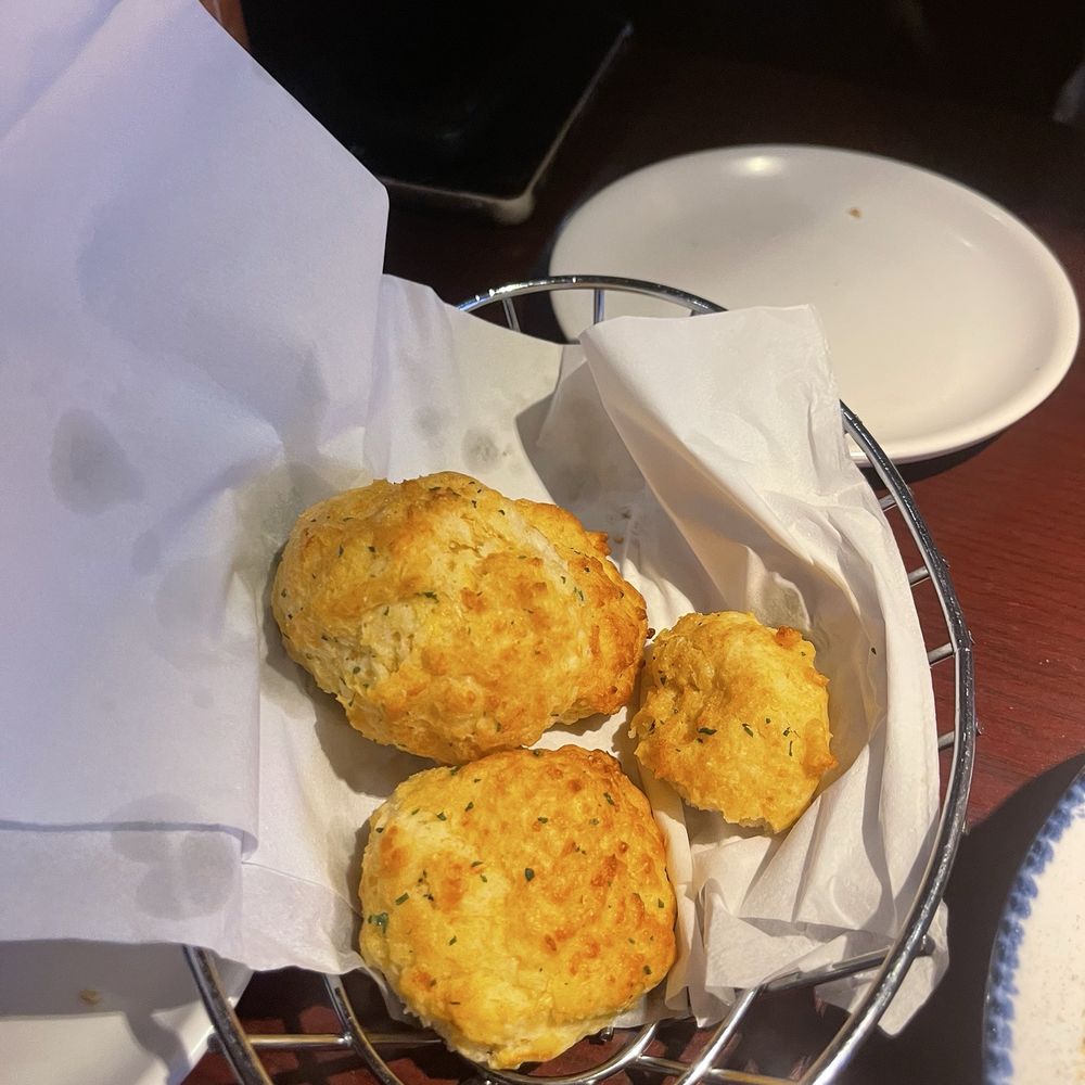 Red Lobster - Cheddar bay biscuits- not as fresh I'm accustomed to - Seafood Near Me - Bronx, New York
