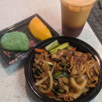 Siriwan Thai - Mango with sticky rice, Thai iced tea, Drunken Noodle with chicken (medium spicy) - Thai Near Me - Gaithersburg, Maryland Siriwan Thai - Mango with sticky rice, Thai iced tea, Drunken Noodle with chicken (medium spicy) - Thai Near Me - Gaithersburg, Maryland