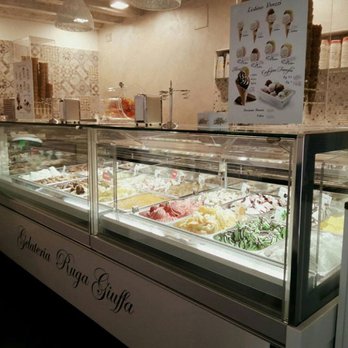 Gelateria Ruga Giuffa - Vetrina Gelateria Ruga Giuffa - Gelato Near Me - Venezia, VE Gelateria Ruga Giuffa - Vetrina Gelateria Ruga Giuffa - Gelato Near Me - Venezia, VE