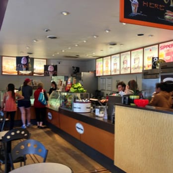 Häagen-Dazs - customers at the counter - Ice Cream & Frozen Yogurt Near Me - Boulder, Colorado