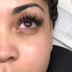 She Luvs Lashes