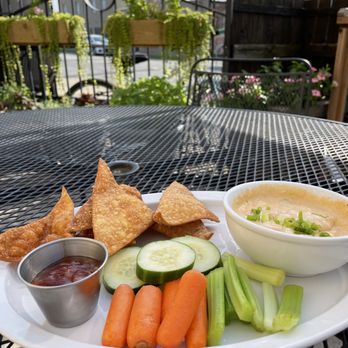 Lindberg's Tavern - Crab rangoon dip - $12 - Bars Near Me - Springfield, Missouri