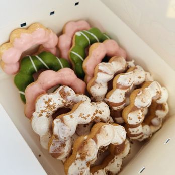 Paina Cafe - Mochi Donut Dozen - Hawaiian Near Me - Las Vegas, Nevada Paina Cafe - Mochi Donut Dozen - Hawaiian Near Me - Las Vegas, Nevada