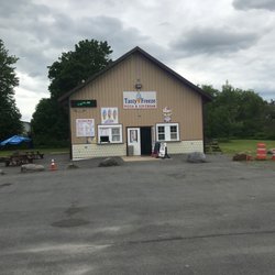 Tasty freeze - Cool roadside greasy spot!