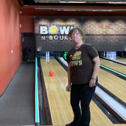 Lake Wylie Bowl N Bounce - Bowling