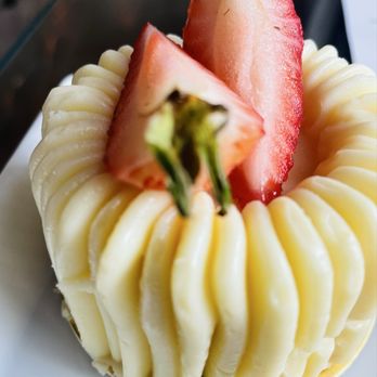breda - Strawberry deliciousness - Chocolatiers & Shops Near Me - San Luis Obispo, California breda - Strawberry deliciousness - Chocolatiers & Shops Near Me - San Luis Obispo, California