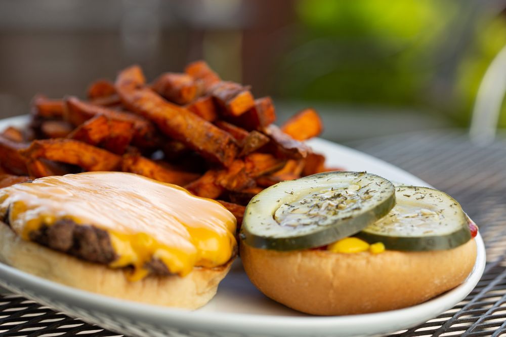 Food from Fizz Burgers and Bottles