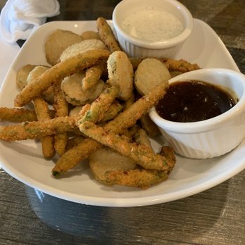 Naaman's BBQ - Pickles and green bean appetizer - Barbeque Near Me - Texarkana, Texas