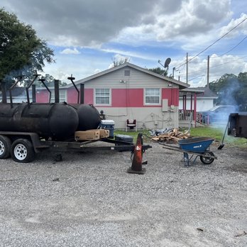 Pete's Famous BBQ - smoke coming out of a smoker - Barbeque Near Me - Orlando, Florida Pete's Famous BBQ - smoke coming out of a smoker - Barbeque Near Me - Orlando, Florida