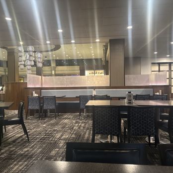Bistro 880 - Restaurant Tables - New American Near Me - Newark, California