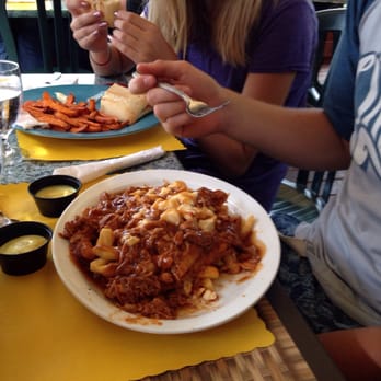 Micro-Brasserie le Brouemont - Pulled pork poutine - Brasseries Near Me - Bromont, Quebec Micro-Brasserie le Brouemont - Pulled pork poutine - Brasseries Near Me - Bromont, Quebec