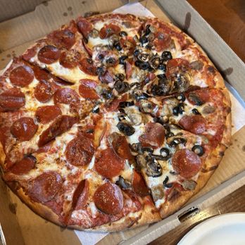 Nik n Willies Pizza of Mammoth - Large pizza- half pepperoni and devils pizzapile - Pizza Near Me - Mammoth Lakes, California Nik n Willies Pizza of Mammoth - Large pizza- half pepperoni and devils pizzapile - Pizza Near Me - Mammoth Lakes, California