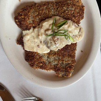 Four Winds Steakhouse - Chicken Fried Beef Tenderloin - Steakhouses Near Me - Wills Point, Texas