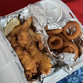 BB's Cafe - fried catfish with coleslaw and onion rings - Soul Food Near Me - Covina, California