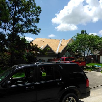 Stades Roofing - 1st Home:
The front of the home down to the deck. - Roofing Near Me - Houston, Texas Stades Roofing - 1st Home:
The front of the home down to the deck. - Roofing Near Me - Houston, Texas