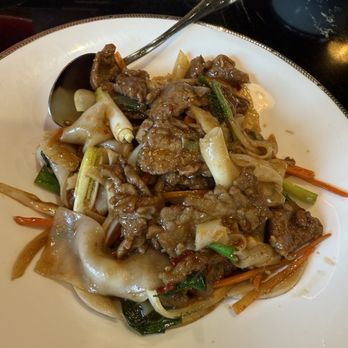 Miya Moon - Drunken noodles with beef - Chinese Near Me - Broomfield, Colorado