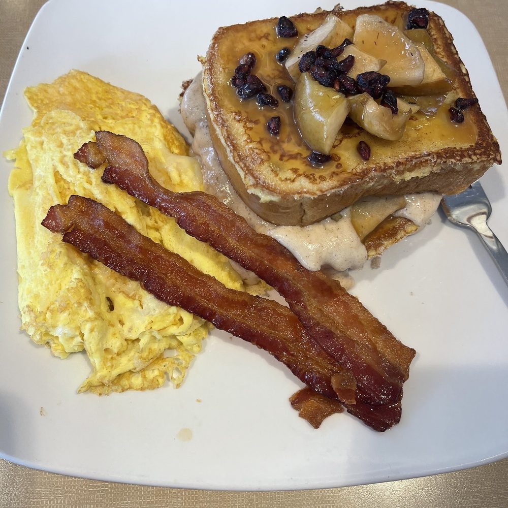 Silver Diner - Apple pie stuffed French toast - Diners Near Me - Lanham, Maryland Silver Diner - Apple pie stuffed French toast - Diners Near Me - Lanham, Maryland