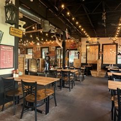 Gary's Oyster Shack - Gary's side