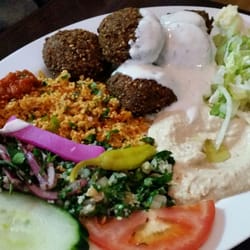 Zeyno's Falafel - Falafel Teller