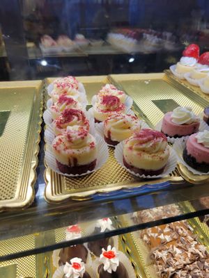 Caledonia Bakery & Pastry by null