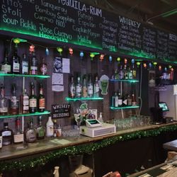 McKinley's Irish Pub - Just a pic of the bar