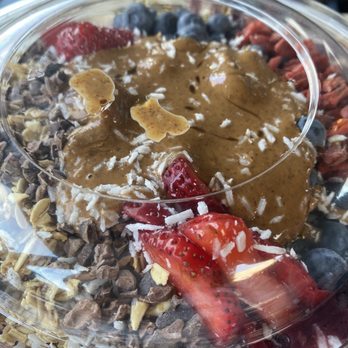 B Twentyfour - Berry Blast Bowl - Coffee & Tea Near Me - Los Angeles, California B Twentyfour - Berry Blast Bowl - Coffee & Tea Near Me - Los Angeles, California
