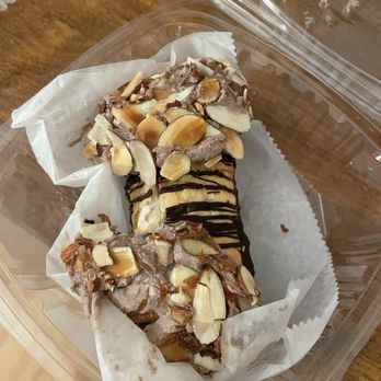 Mike's Pastry - amaretto cannoli - Bakeries Near Me - Somerville, Massachusetts Mike's Pastry - amaretto cannoli - Bakeries Near Me - Somerville, Massachusetts