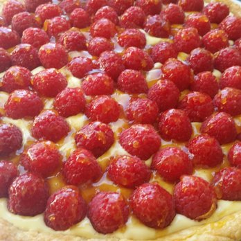 Plate - FRESH RASPBERRY TART VANILLA CREME PATISSIERE - Caterers Near Me Plate - FRESH RASPBERRY TART VANILLA CREME PATISSIERE - Caterers Near Me
