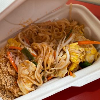 Basil Thai - a container of noodles and vegetables - Thai Near Me - Honolulu, Hawaii