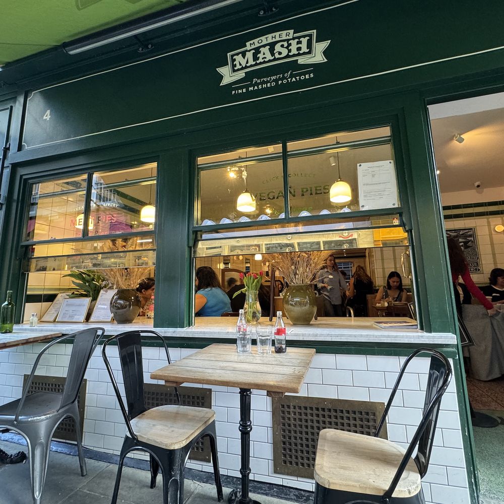 Mother Mash - It did seem pretty hot inside, happy we got a seat outside. - British Near Me - London, XGL Mother Mash - It did seem pretty hot inside, happy we got a seat outside. - British Near Me - London, XGL
