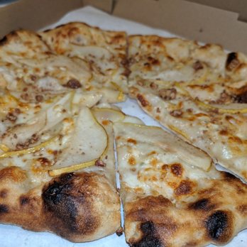 Paul's Rustic Oven - Pear Gorgonzola Pizza - Caterers Near Me
